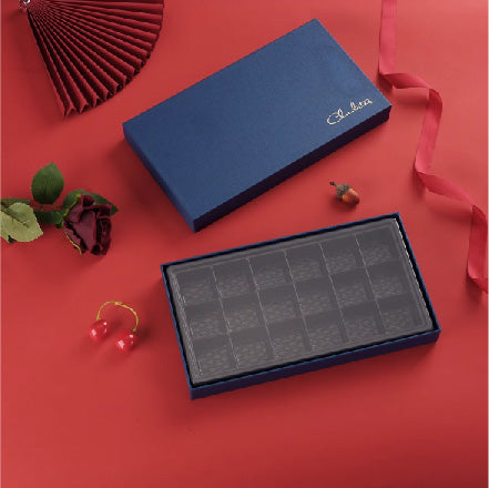 Chocolate box with 18 pieces