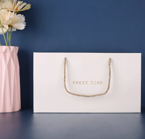 Chocolate box with 18 pieces