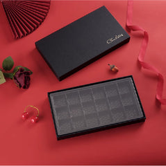 Chocolate box with 18 pieces