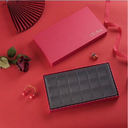 Chocolate box with 18 pieces